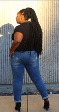 Load image into Gallery viewer, Plus Size High Waist Roll Up Skinny Jeans
